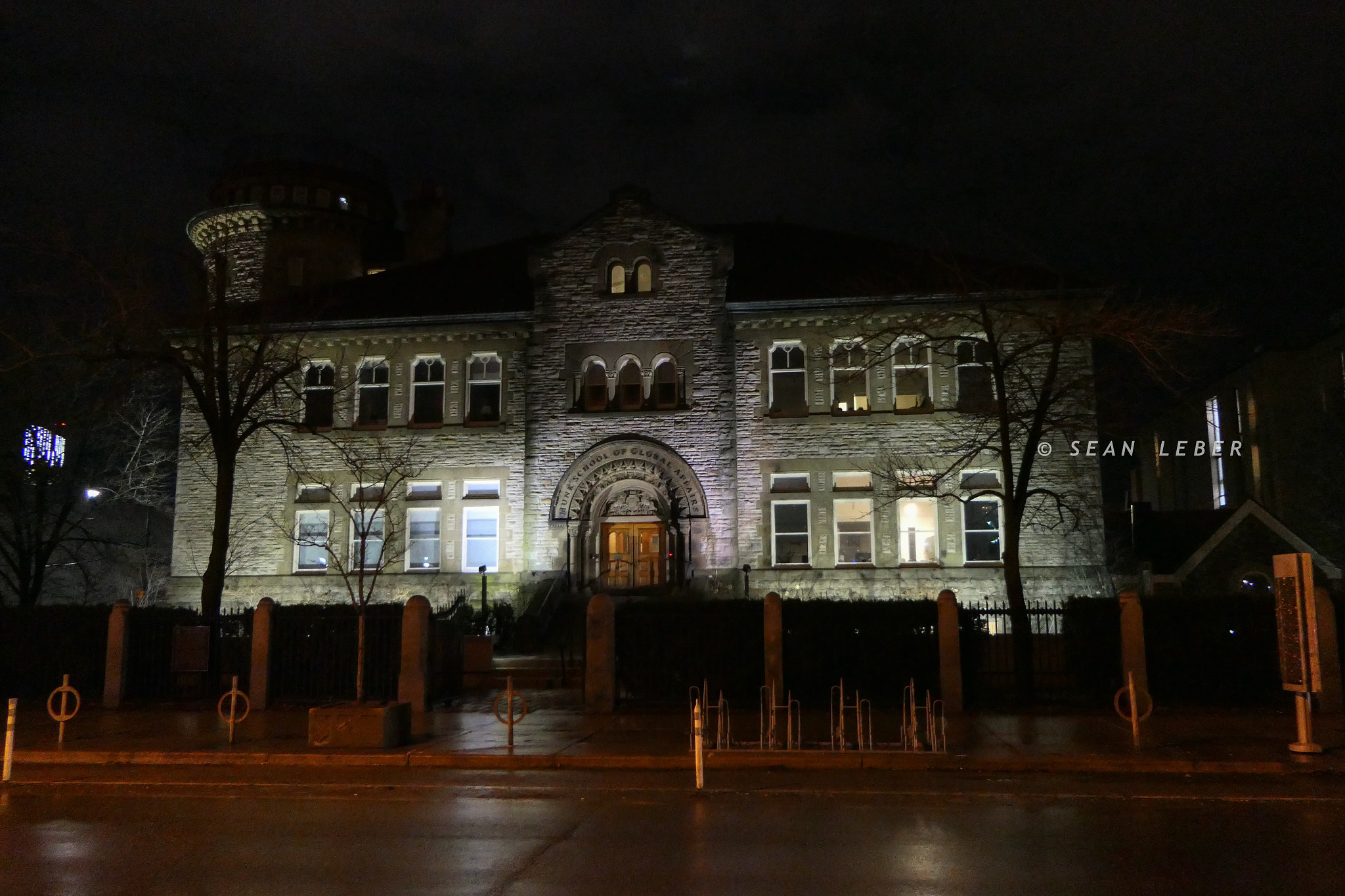 Panasonic Lumix DMC-FZ2500 (Lumix DMC-FZ2000) sample photo. Uoft school of global affairs photography