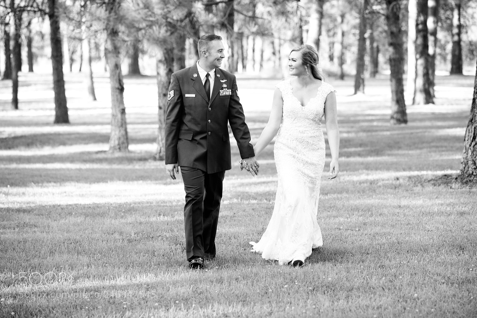 Canon EOS 5DS R sample photo. Couple b&w photography