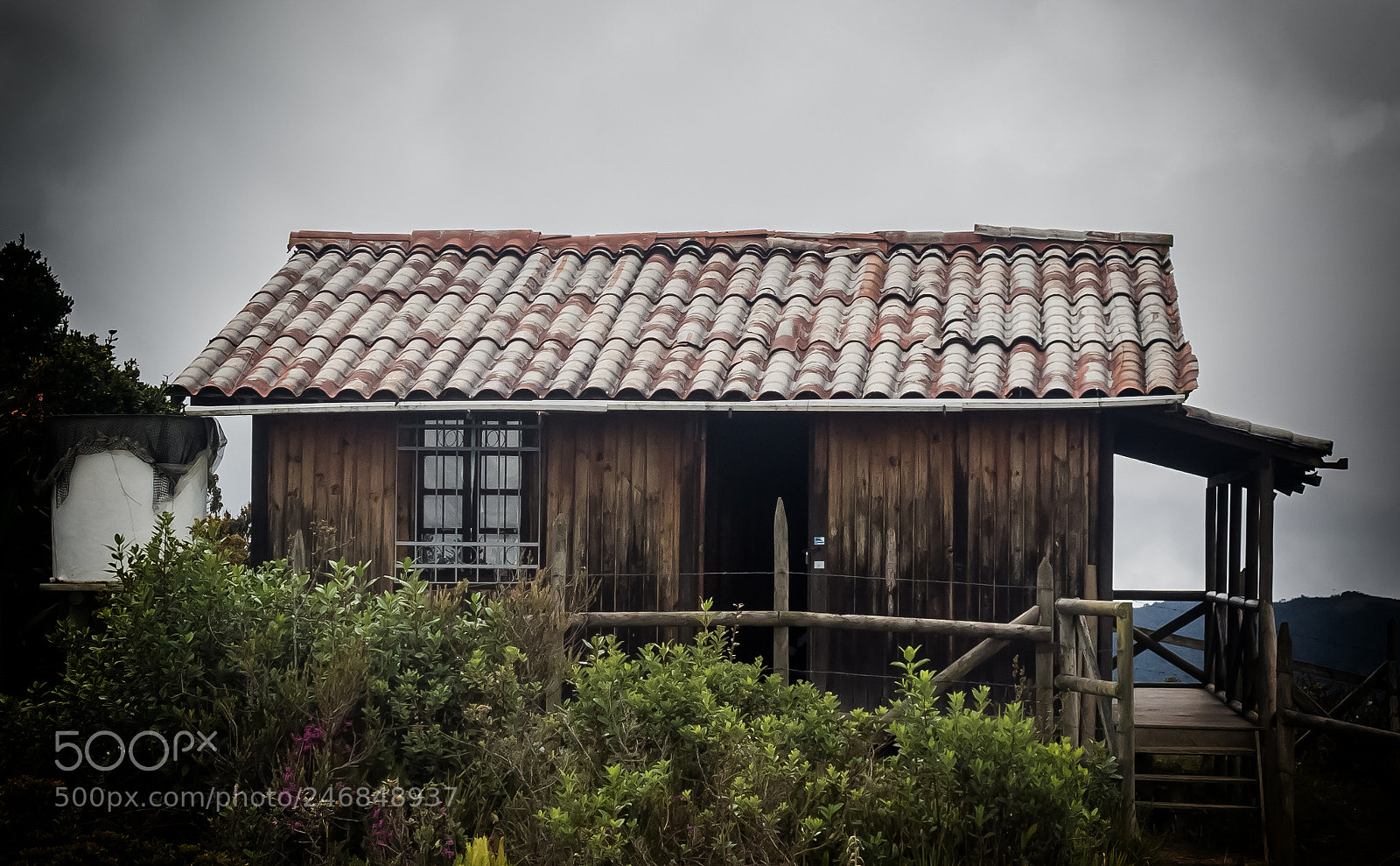 Canon PowerShot G16 sample photo. Cabin on top of photography