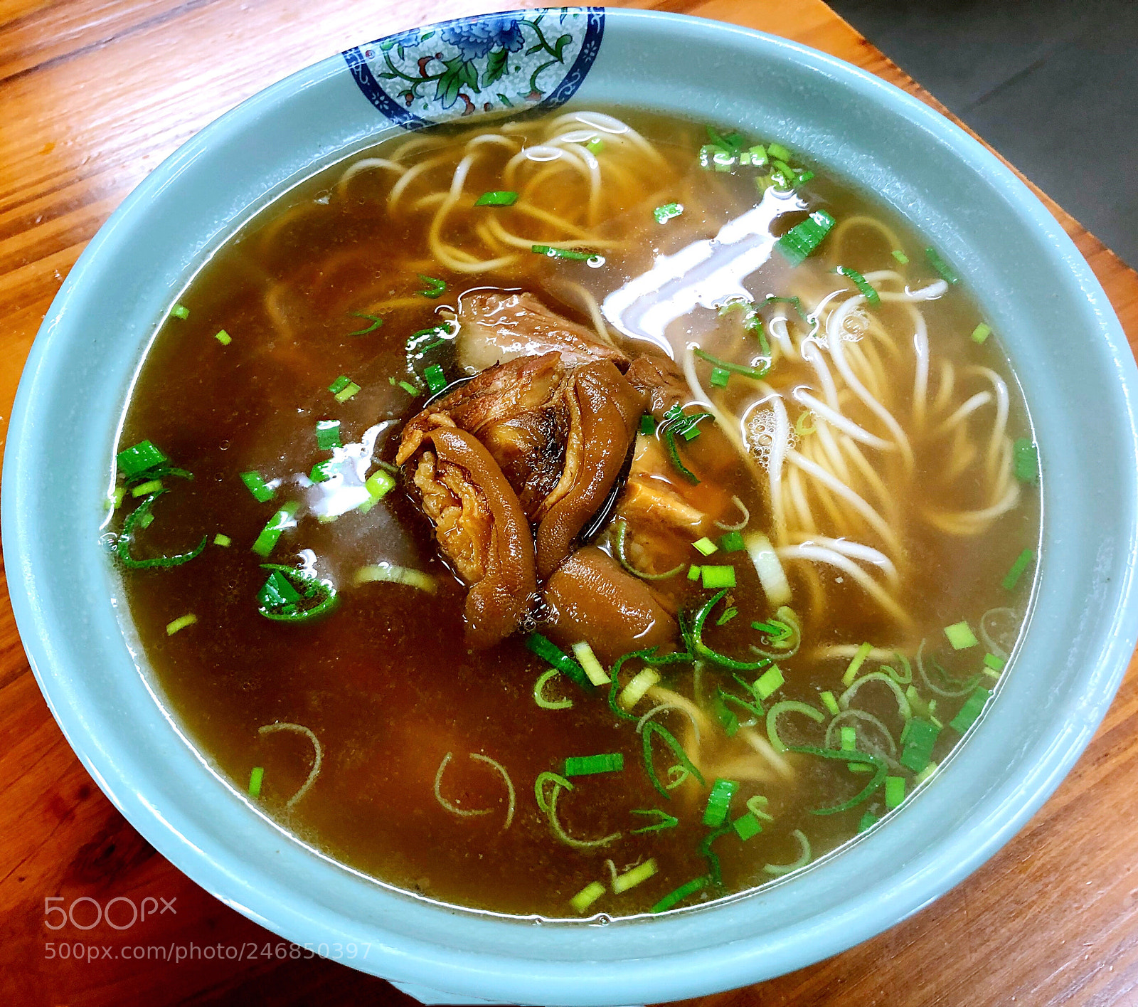Apple iPhone X sample photo. 七宝：红烧?肉面 photography