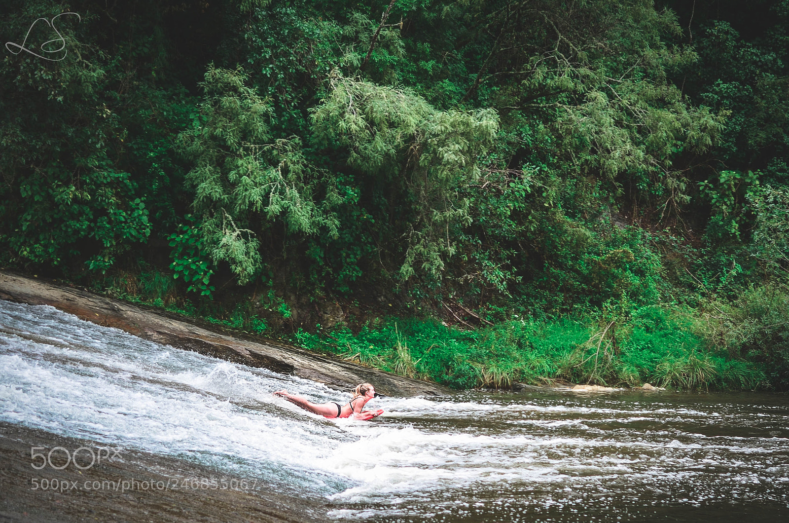 Nikon D5100 sample photo. Rere rockslide - sliding photography