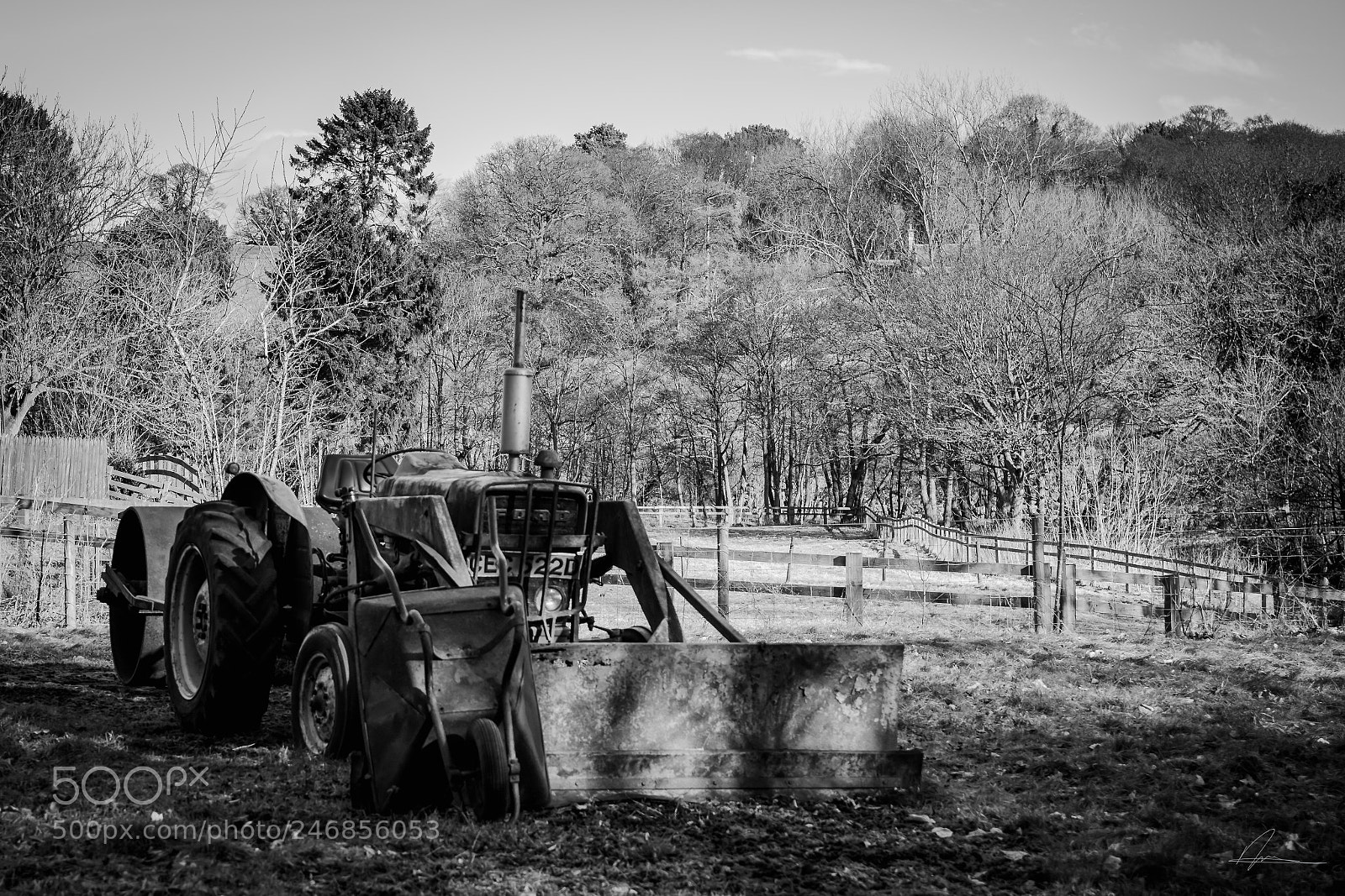 Canon EOS 6D Mark II sample photo. Abandoned tractor photography