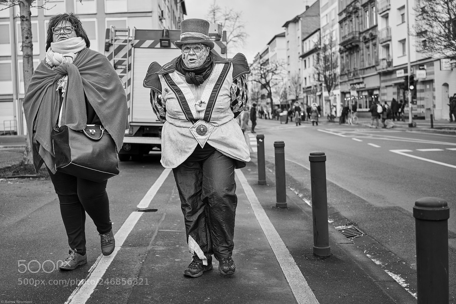 Sony a7R II sample photo. 2 frauen b&w photography