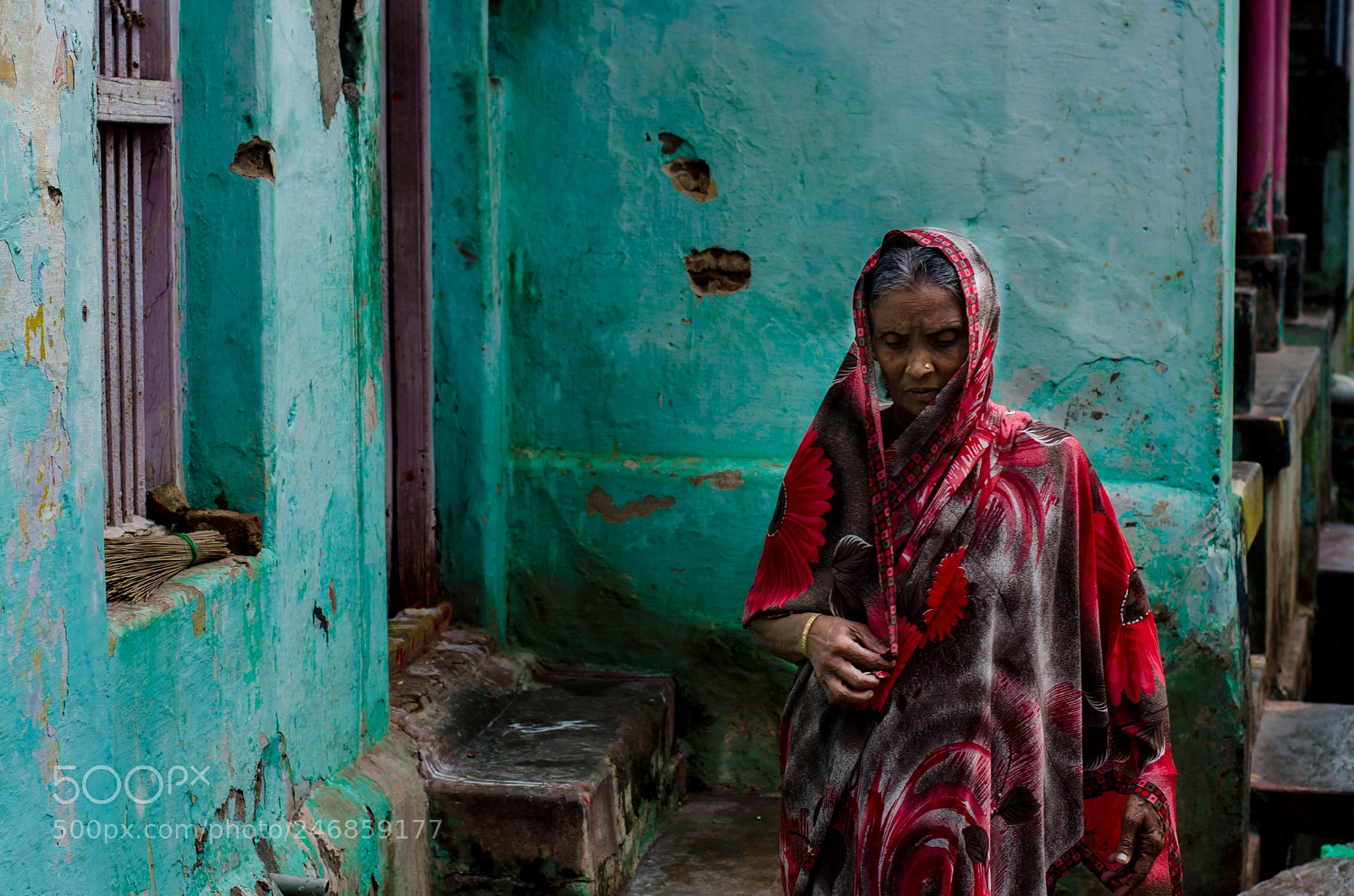 Nikon D5100 sample photo. Typical shyness photography