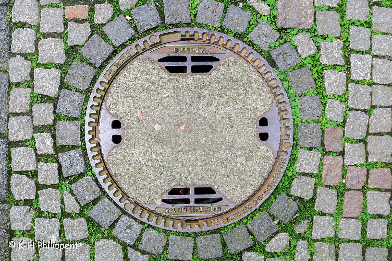 Canon PowerShot G3 X sample photo. Marburg lahn (germany) kanaldeckel photography