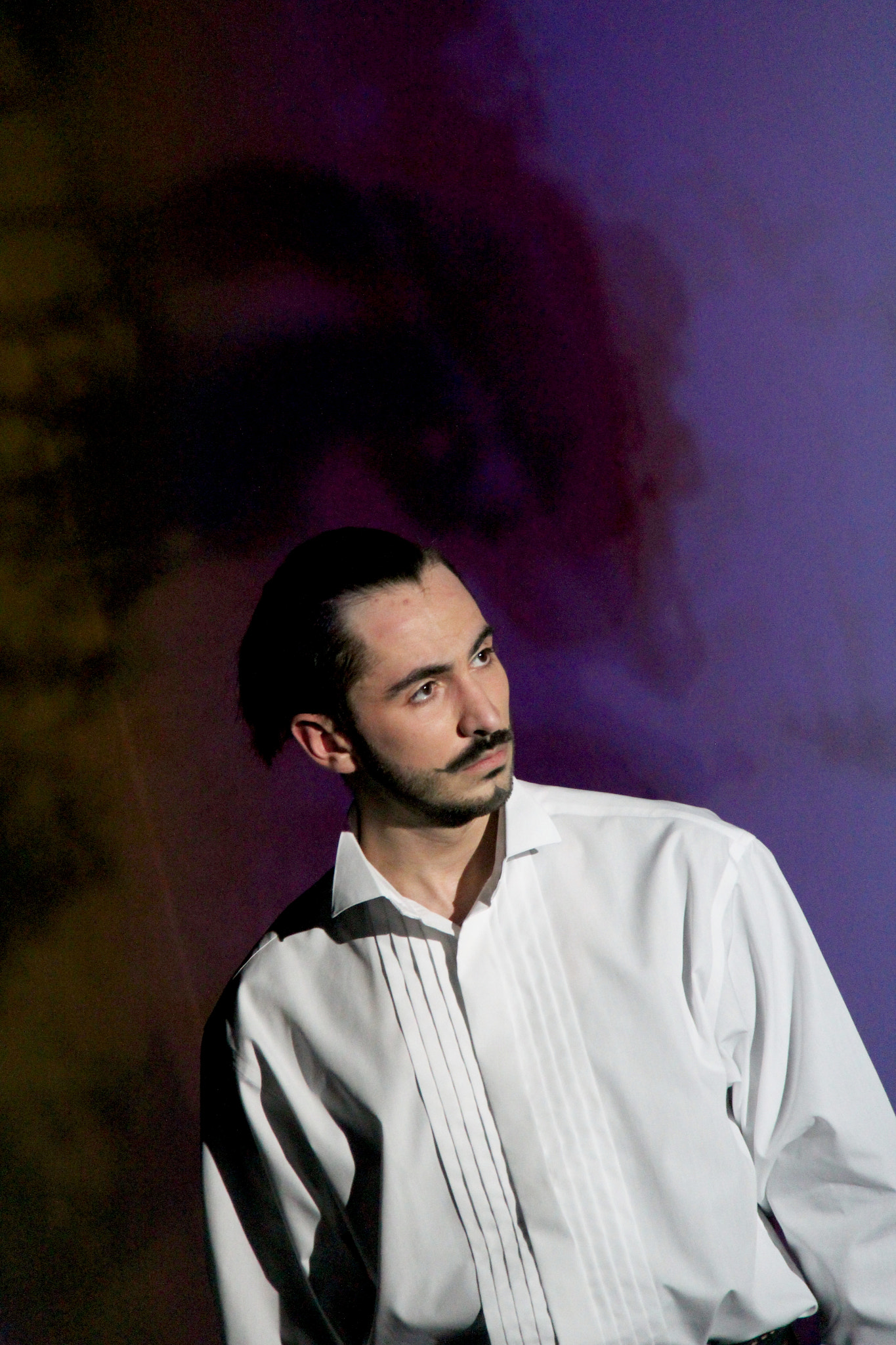 Canon EF-S 18-200mm F3.5-5.6 IS sample photo. Actor on stage photography