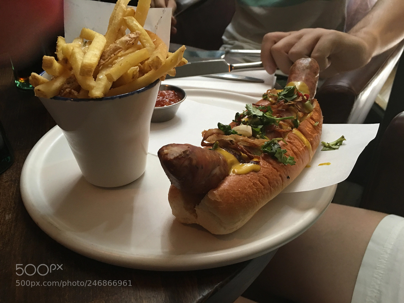Apple iPhone 6s Plus sample photo. Meaning of eat in photography