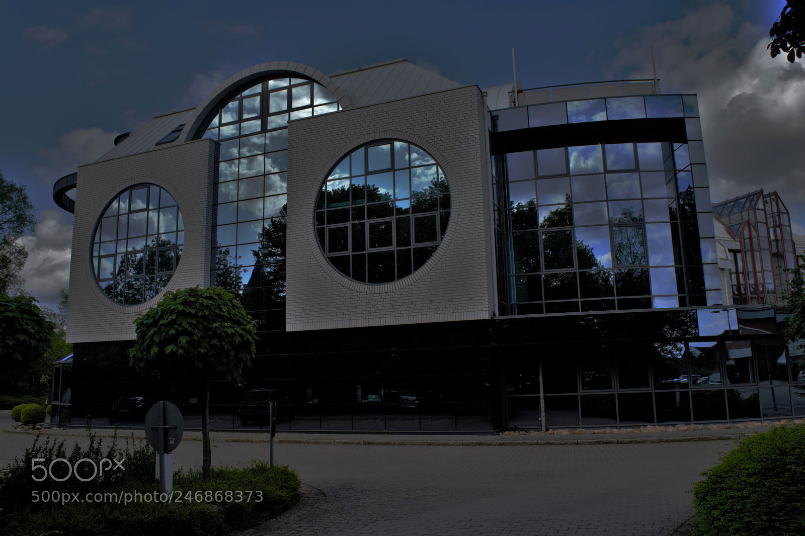 Nikon D5200 sample photo. Modernes gebäude photography