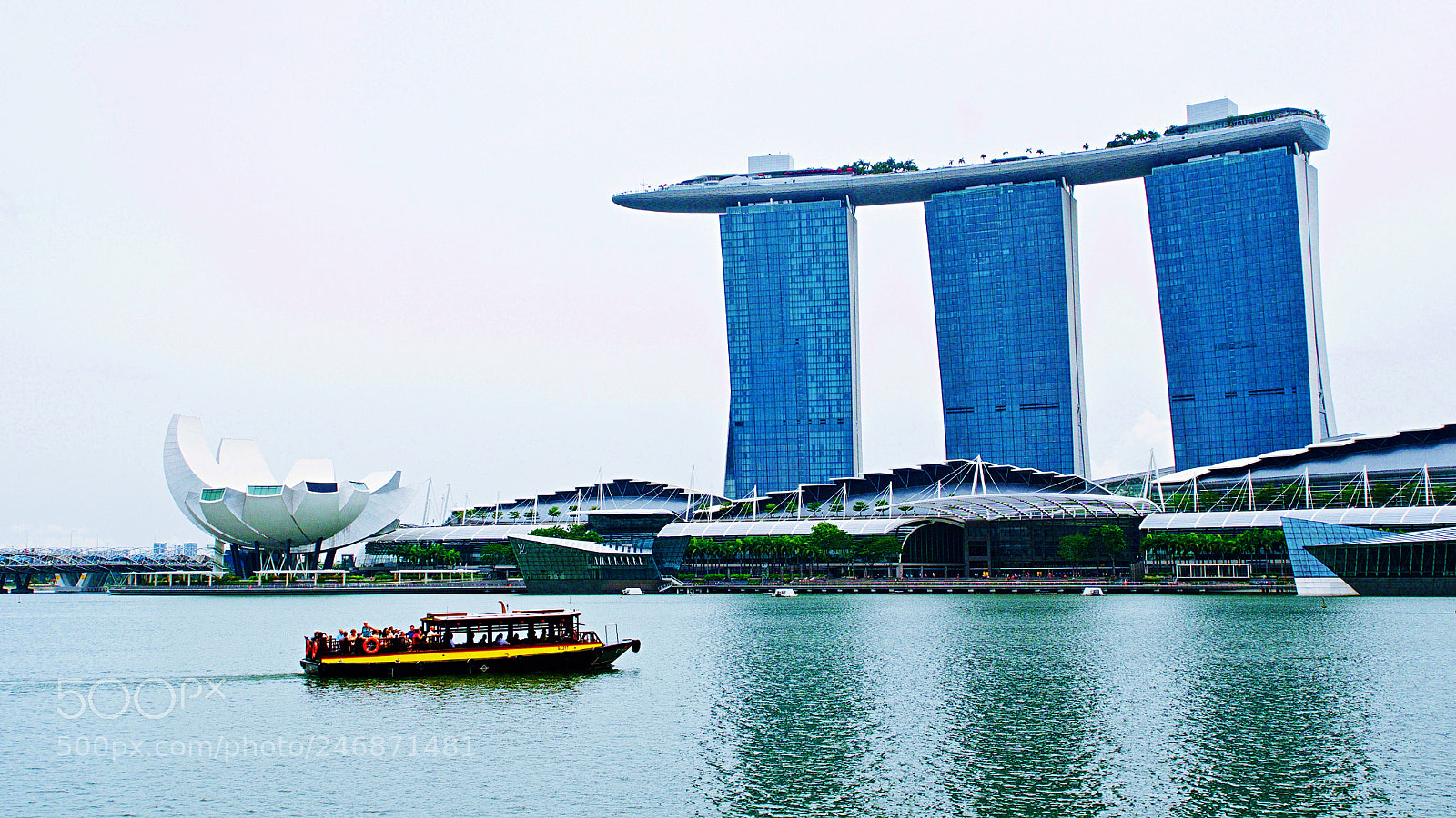Olympus OM-D E-M5 sample photo. "the lion city" photography