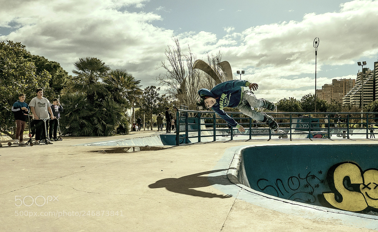 Panasonic Lumix DMC-LX100 sample photo. A good jump photography