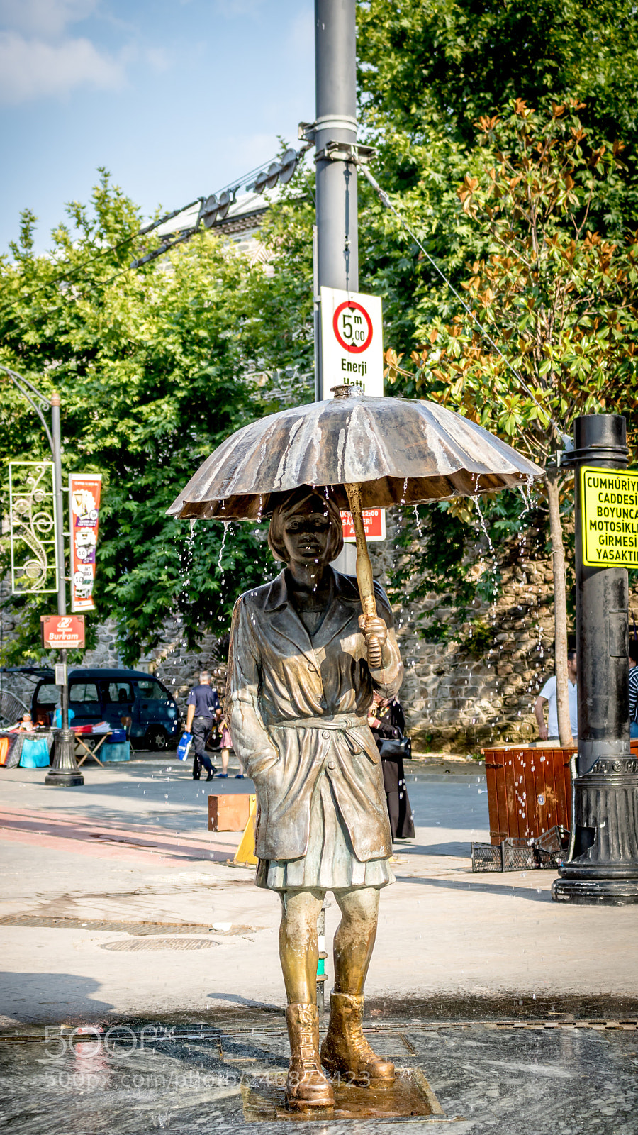 Canon EOS 750D (EOS Rebel T6i / EOS Kiss X8i) sample photo. Umbrella girl photography