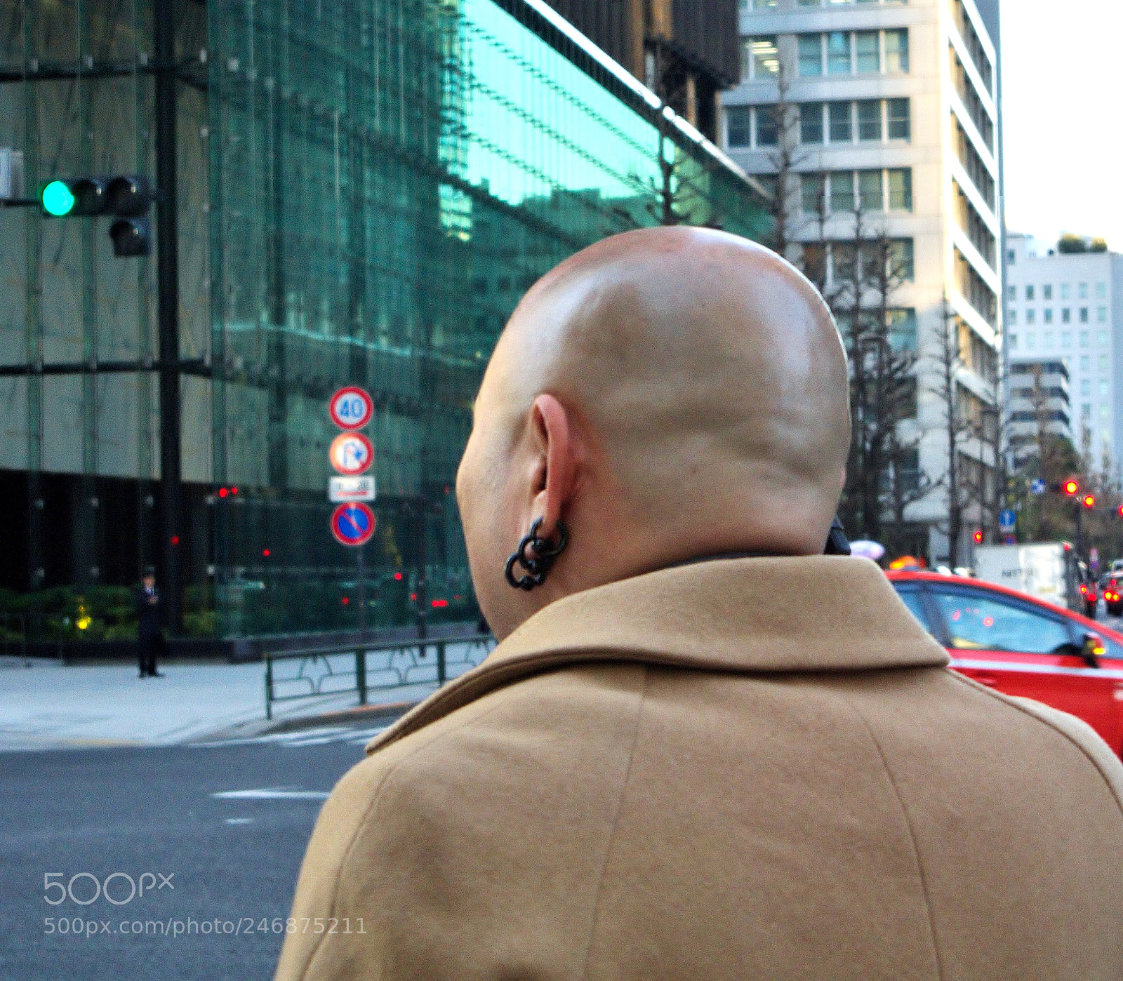 Nikon 1 V1 sample photo. A man with three photography