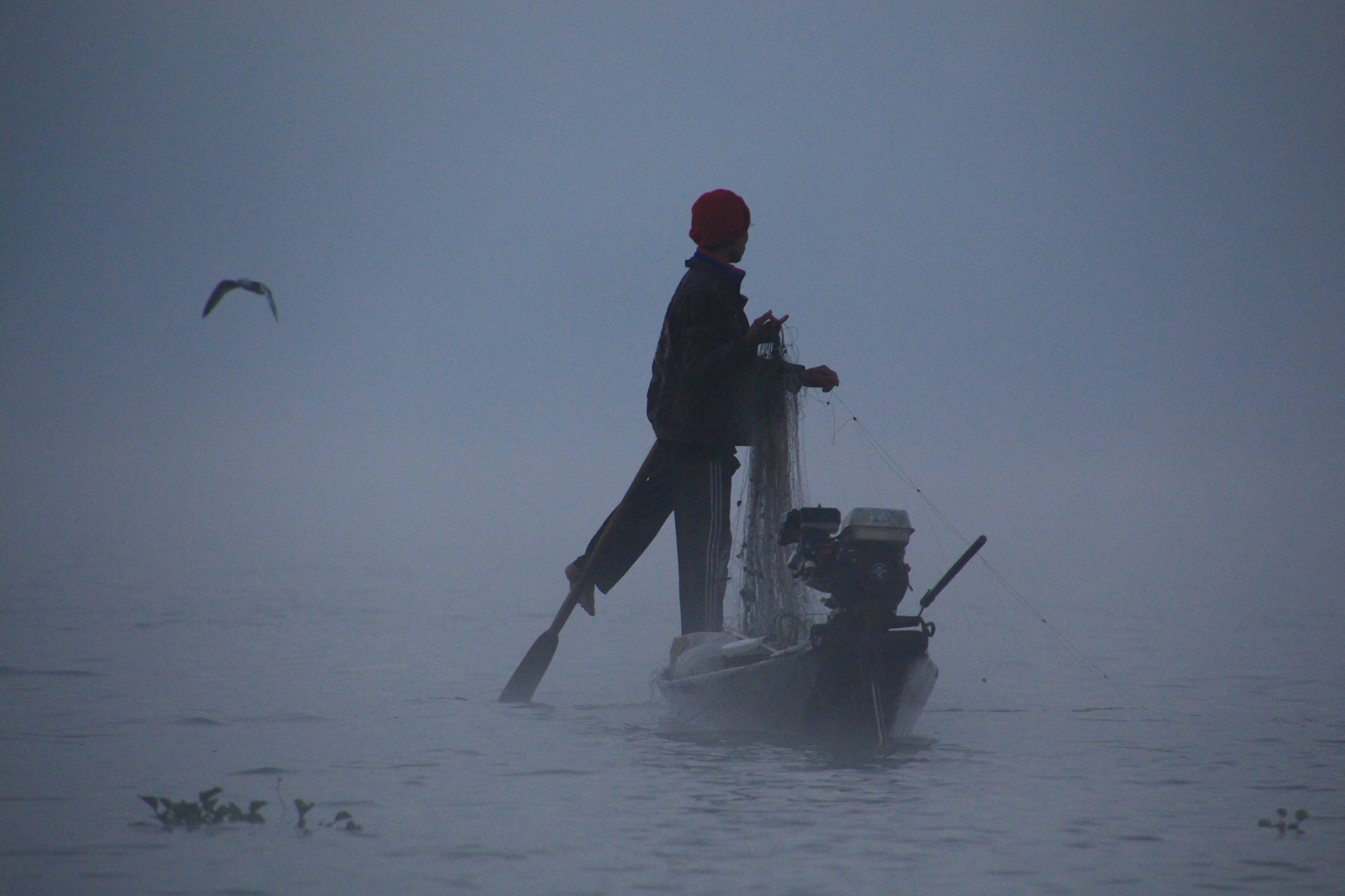 Canon EOS 700D (EOS Rebel T5i / EOS Kiss X7i) + Tamron 16-300mm F3.5-6.3 Di II VC PZD Macro sample photo. Fisherman photography