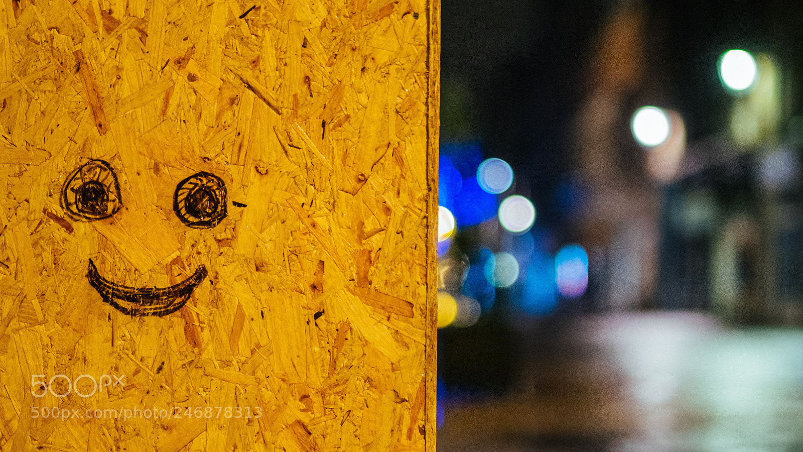 Fujifilm X-E2 sample photo. A smiling wall photography