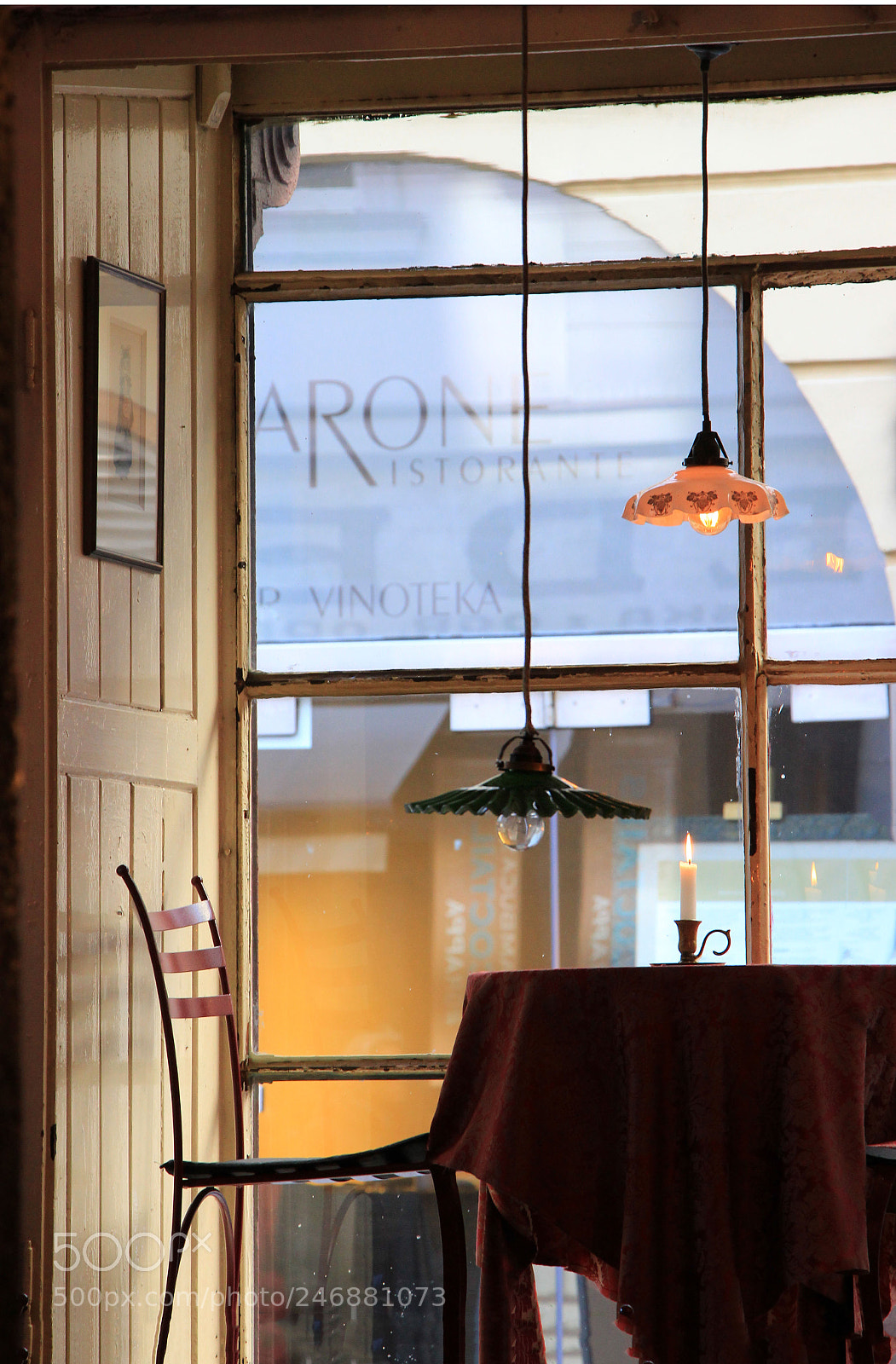 Canon EOS 600D (Rebel EOS T3i / EOS Kiss X5) sample photo. At a cafe photography