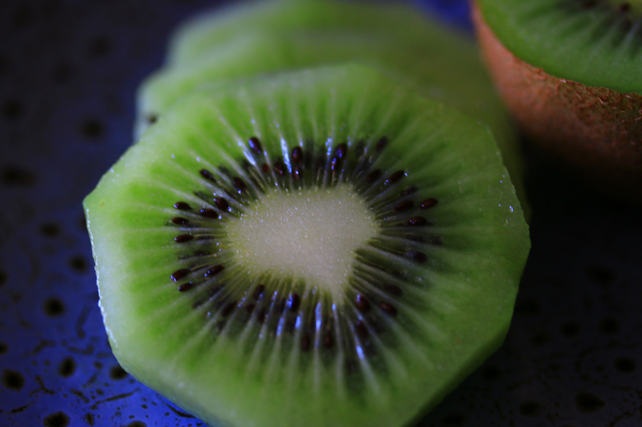 Canon EOS 70D + Canon EF-S 60mm F2.8 Macro USM sample photo. Kiwi fruit photography