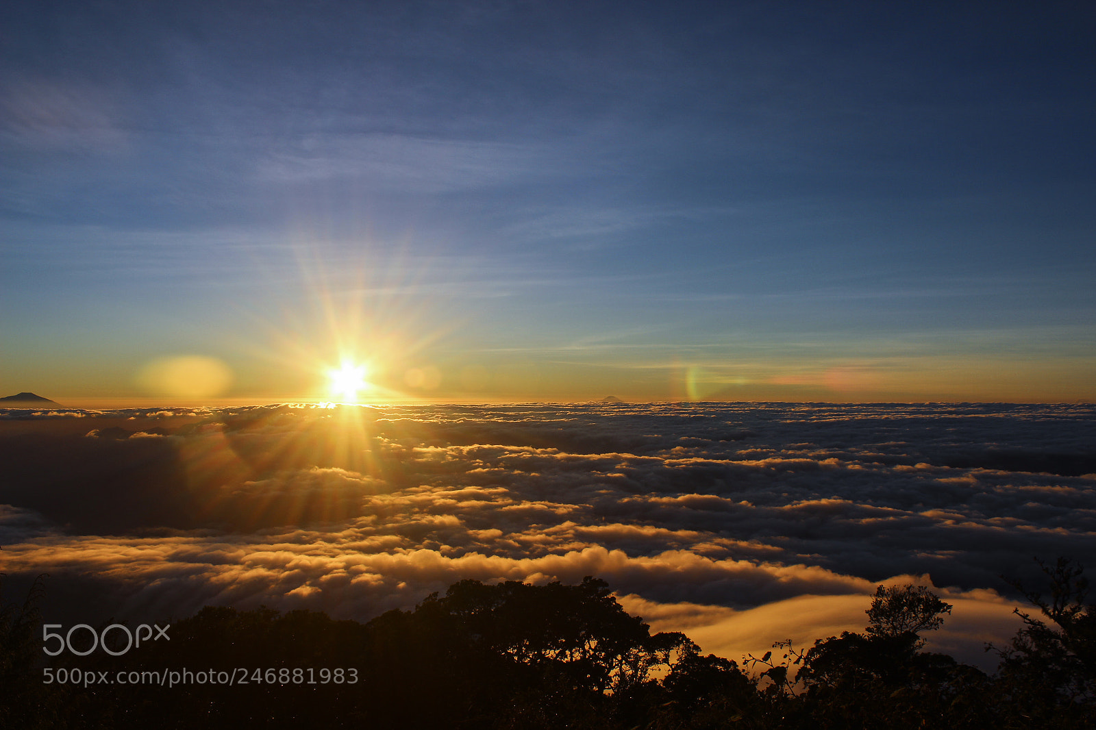 Canon EOS 600D (Rebel EOS T3i / EOS Kiss X5) sample photo. Mt.cikuray photography