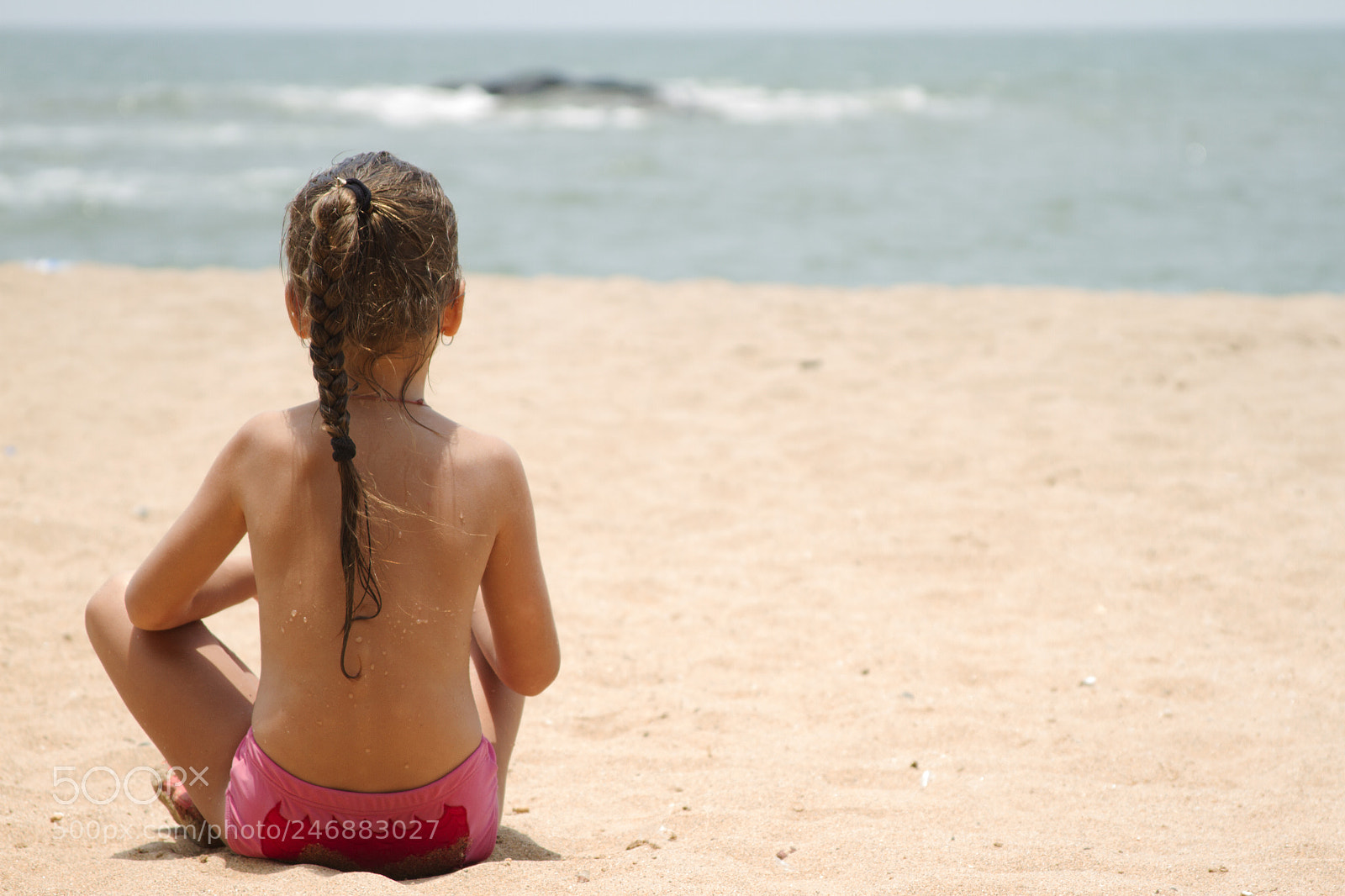 Canon EOS 7D sample photo. Beautiful little girl sitting photography