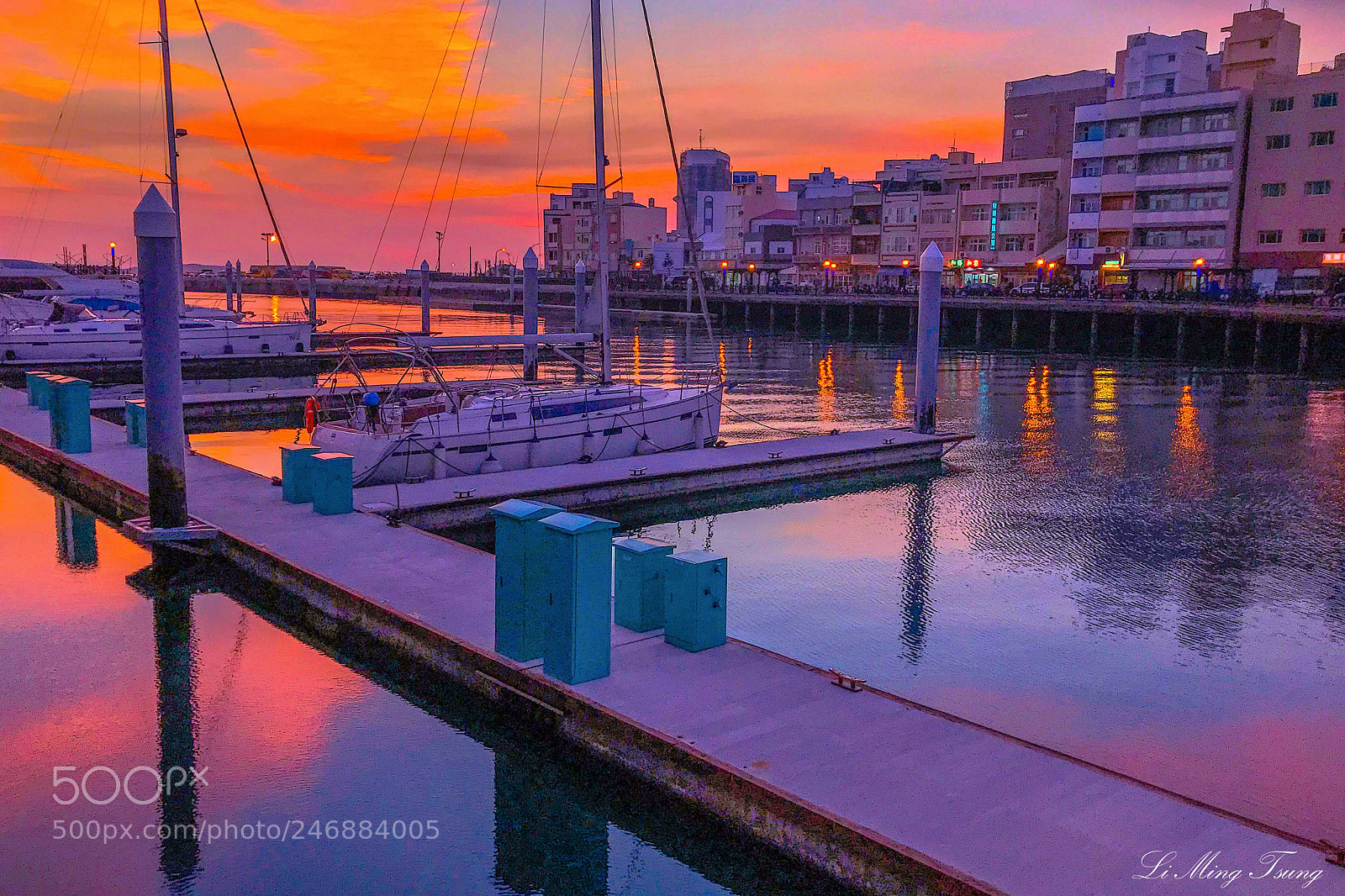 Apple iPhone 7 Plus sample photo. 夕日雲彩 photography