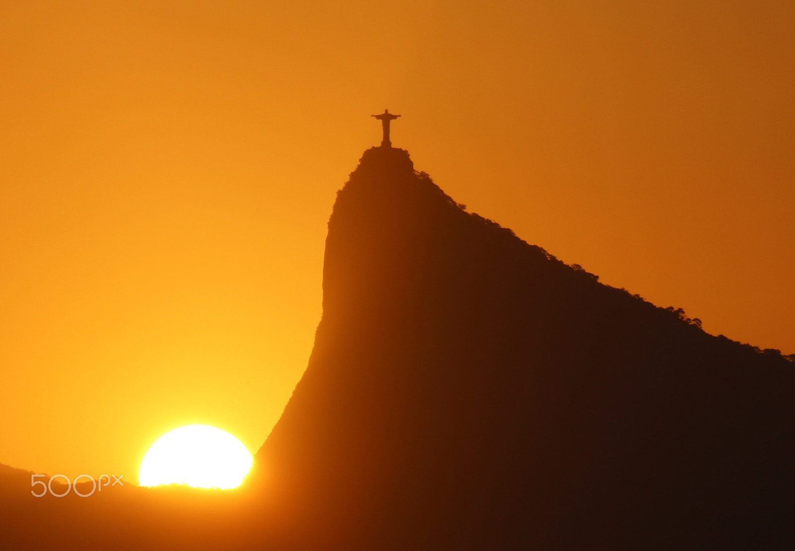 Canon EF 75-300mm f/4-5.6 USM sample photo. Sunset and christ the redeemer photography