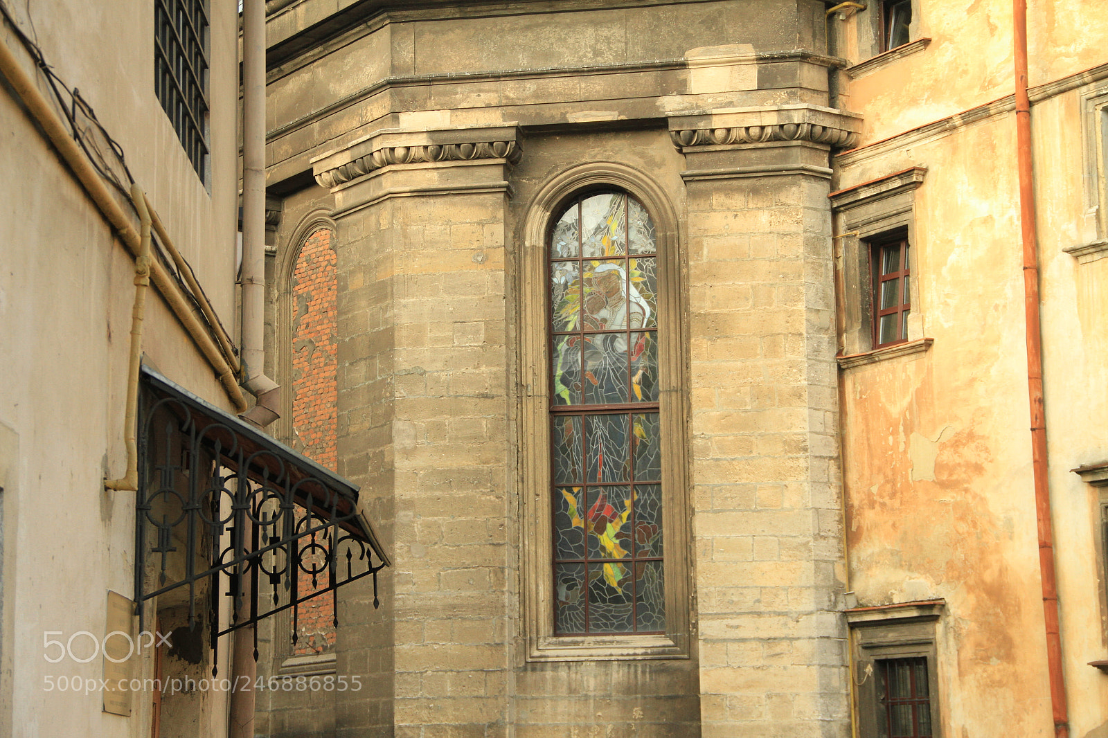 Canon EF-S 18-135mm F3.5-5.6 IS sample photo. Stained-glass artwork photography