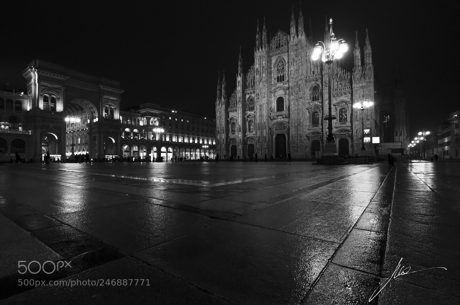 Nikon D3200 sample photo. Piazza duomo photography