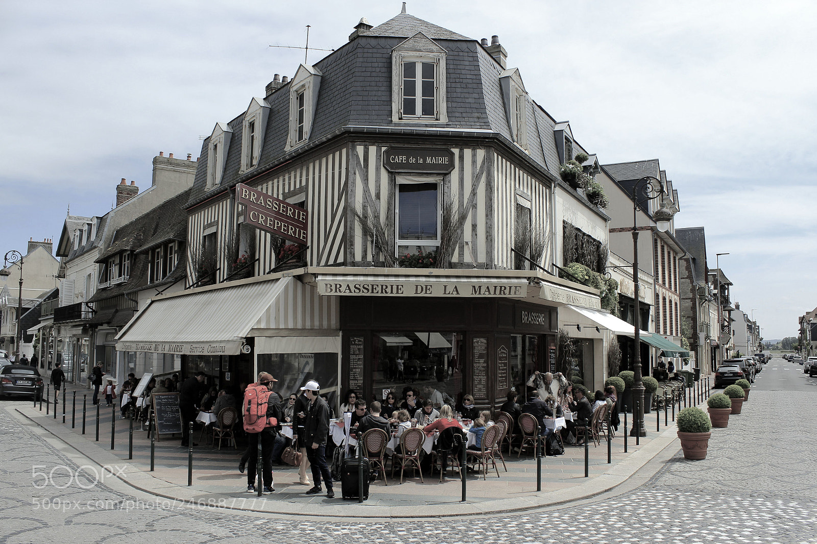 Canon EOS 600D (Rebel EOS T3i / EOS Kiss X5) sample photo. Deauville café photography