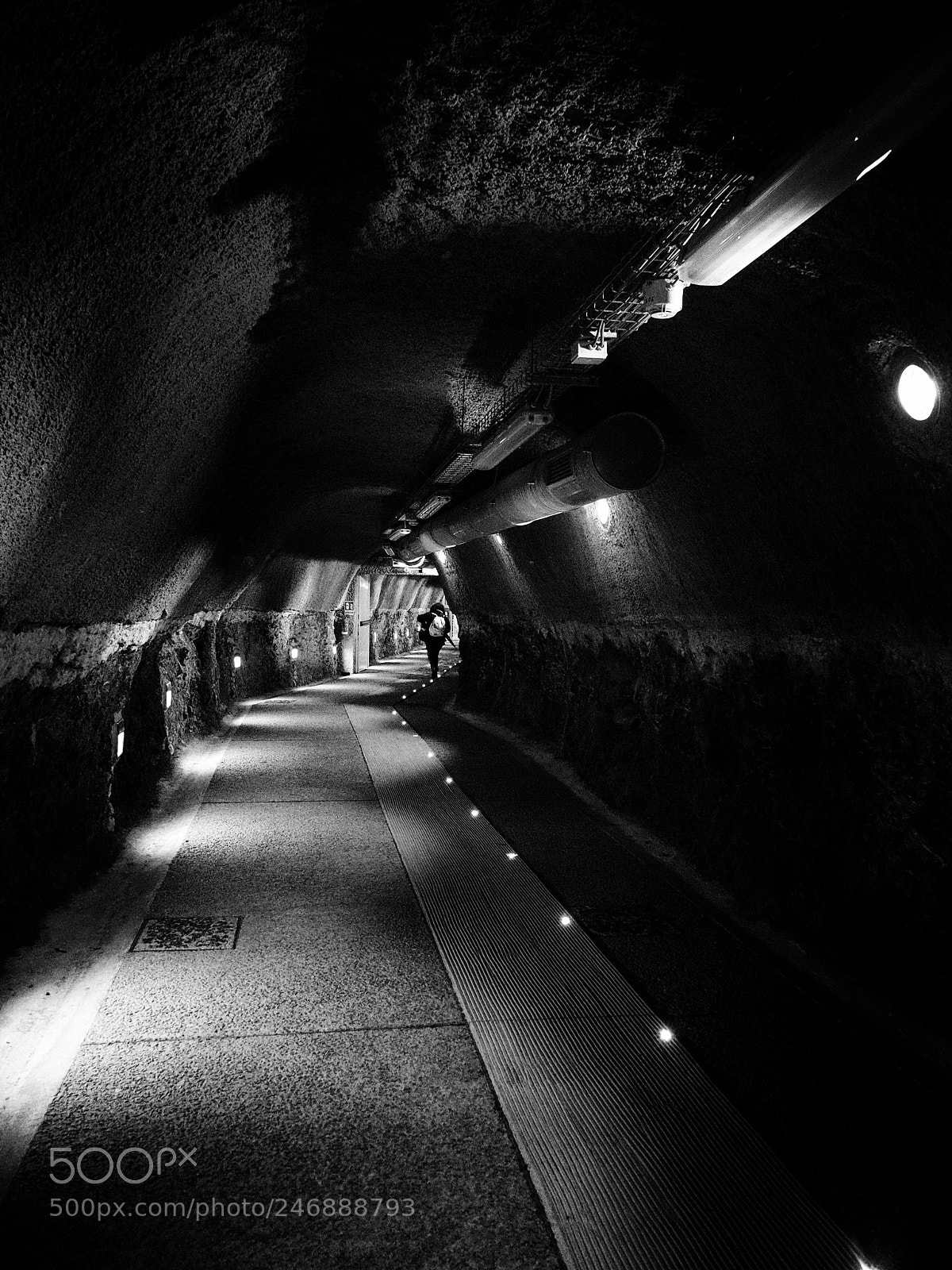 Olympus STYLUS1,1s sample photo. Tunnel b2 photography