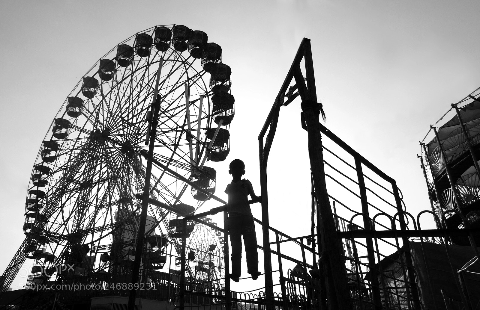 Sony Cyber-shot DSC-RX100 IV sample photo. Indian circus solo in photography