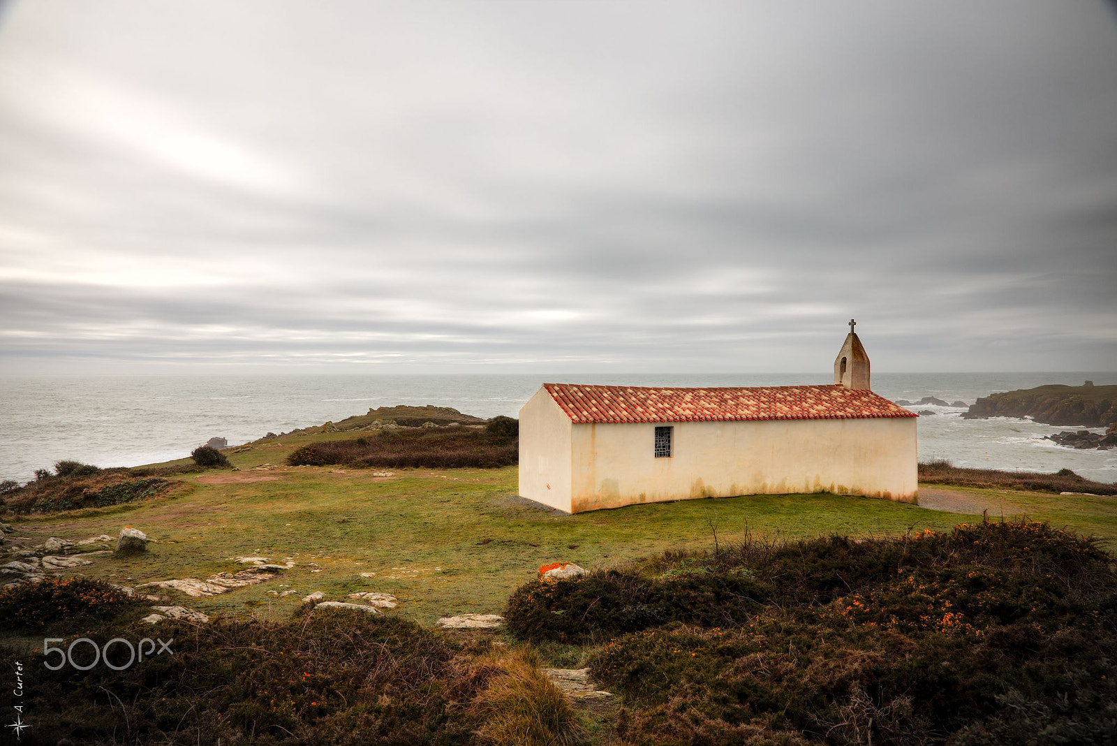 Canon EF 300mm F2.8L IS II USM sample photo. La meule chapel photography