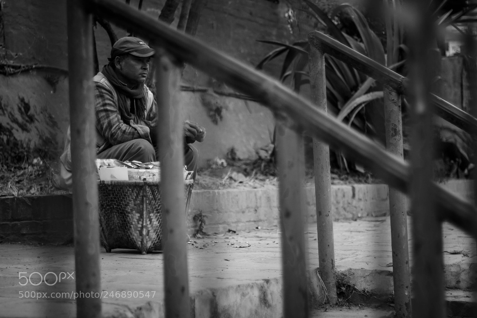 Canon EOS 1000D (EOS Digital Rebel XS / EOS Kiss F) sample photo. Street seller photography
