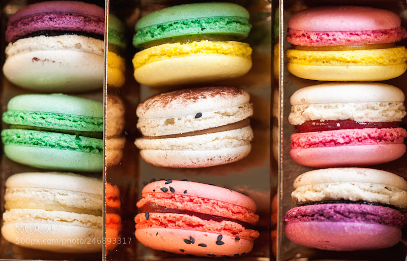 Canon EOS 5D sample photo. A golden box with photography