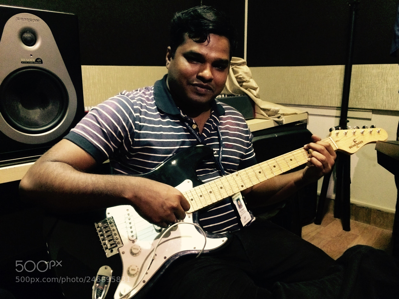 Apple iPhone 5s sample photo. Lead guitar jamming session photography