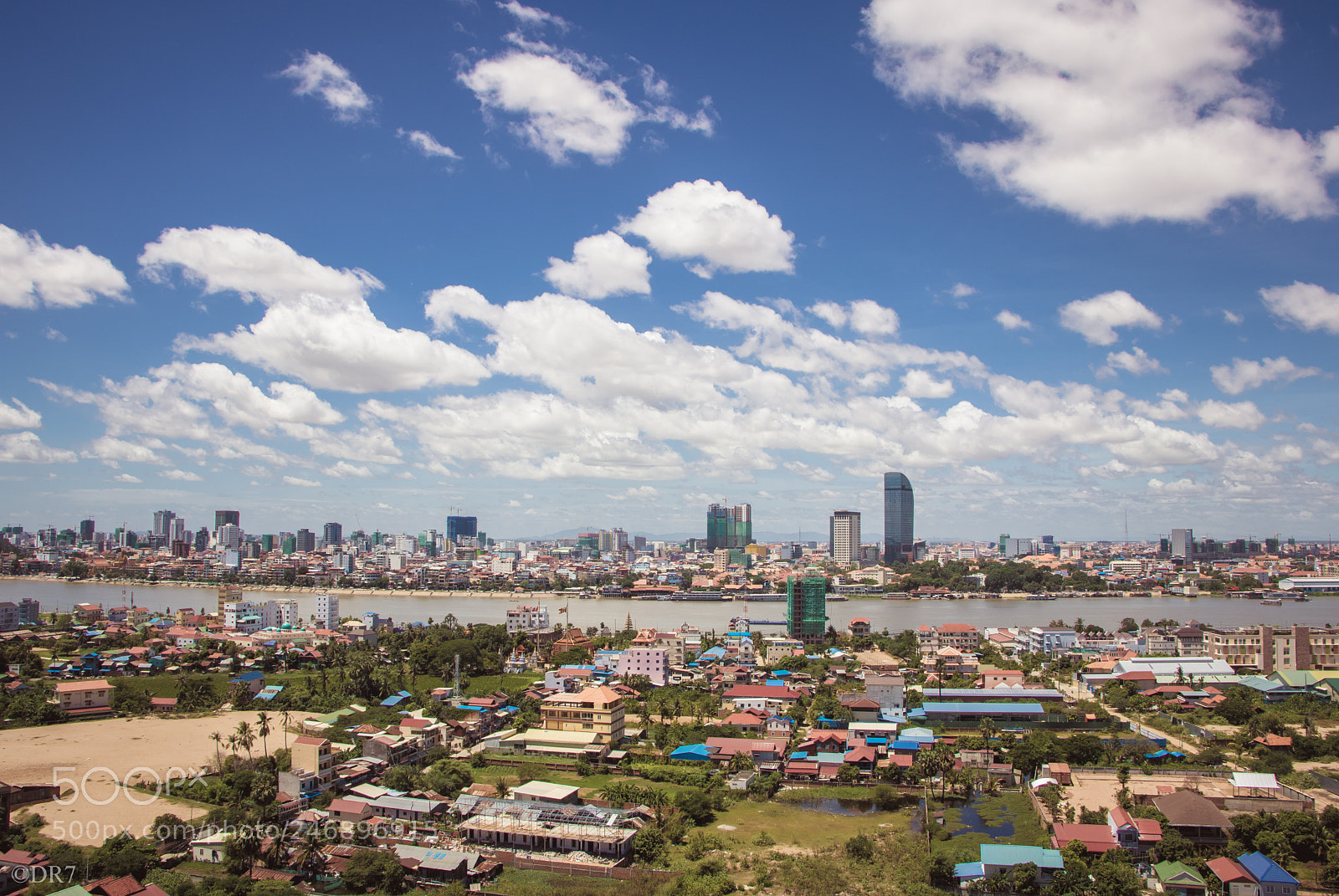Canon EOS 750D (EOS Rebel T6i / EOS Kiss X8i) sample photo. One side of phnom photography