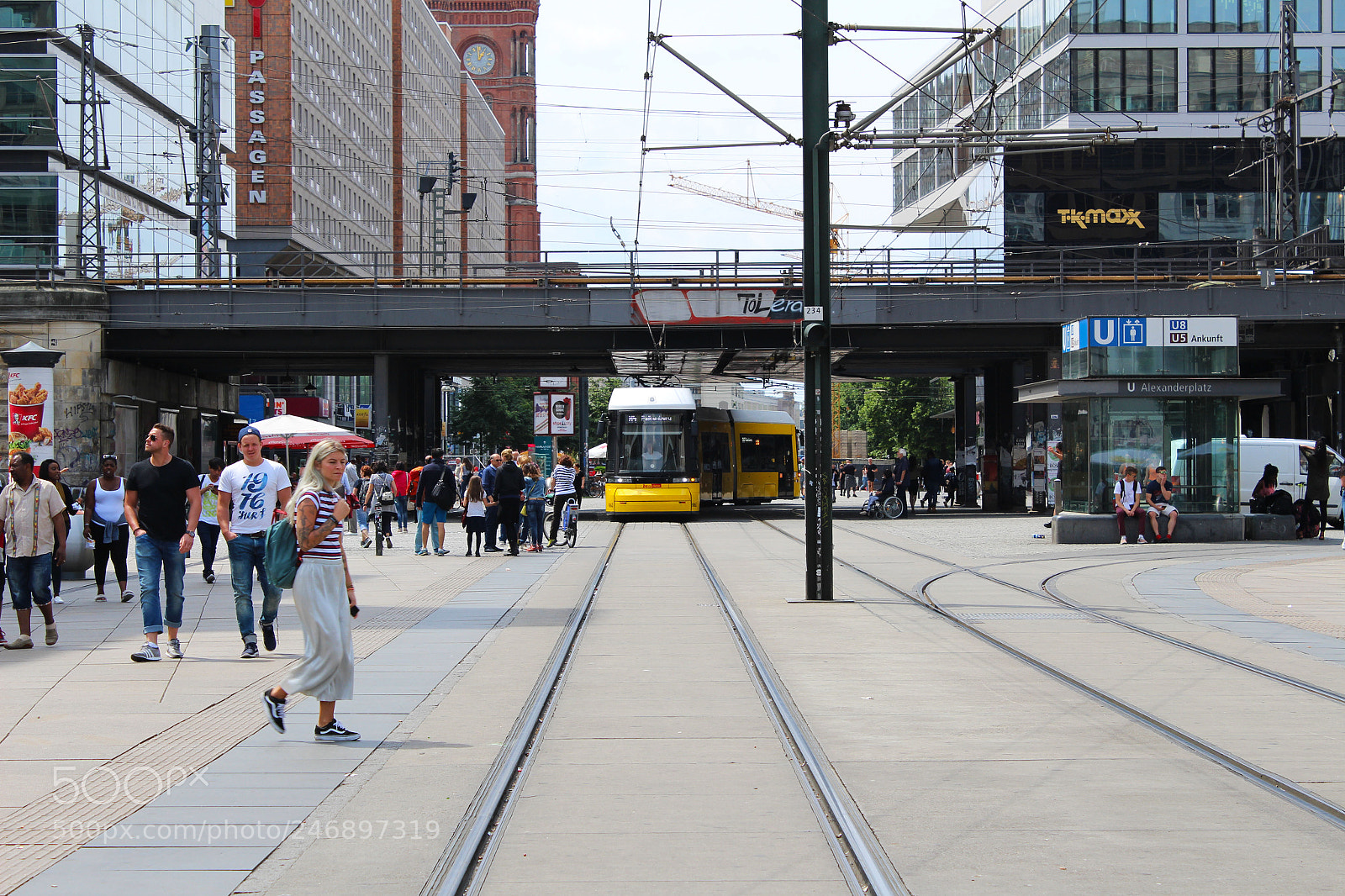 Canon EOS 100D (EOS Rebel SL1 / EOS Kiss X7) sample photo. The tramway photography