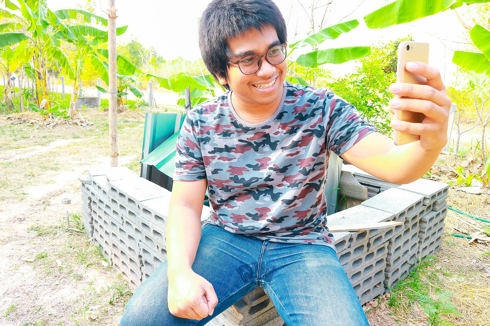 Canon EOS M10 sample photo. Brown skin soldier smile photography