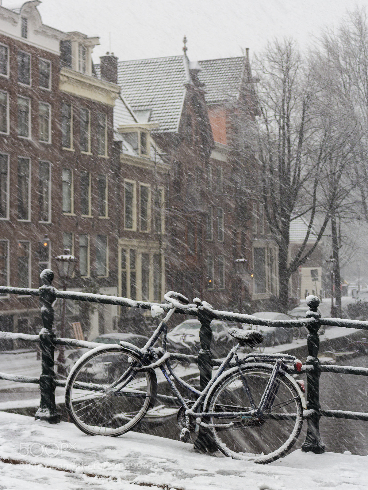 Canon EOS 700D (EOS Rebel T5i / EOS Kiss X7i) sample photo. Snowy bike photography