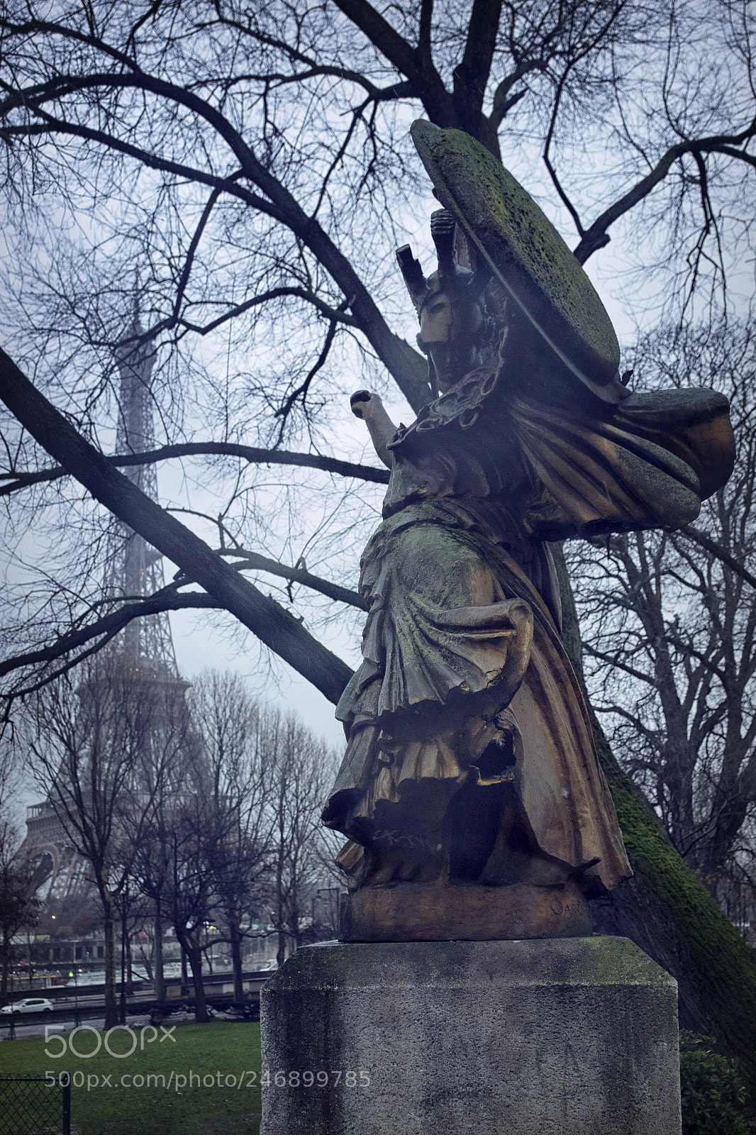 Fujifilm X-T2 sample photo. Statue and eiffel tower photography