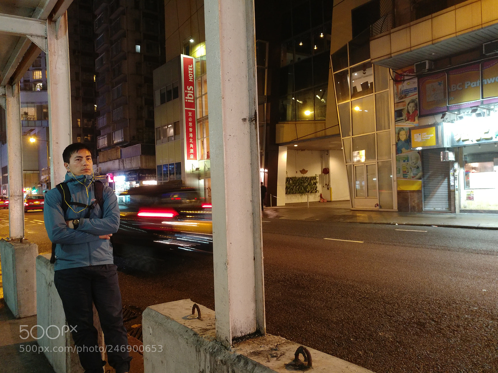 LG V20 sample photo. Waiting photography