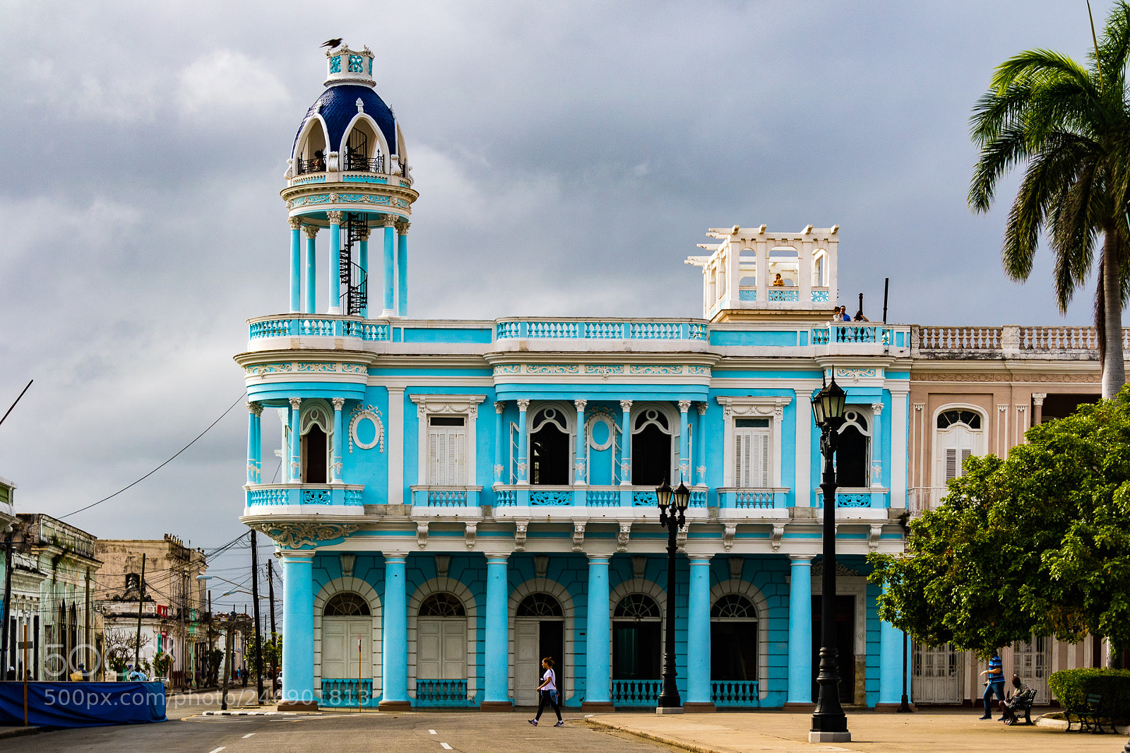 Canon EOS M3 sample photo. Blue building photography