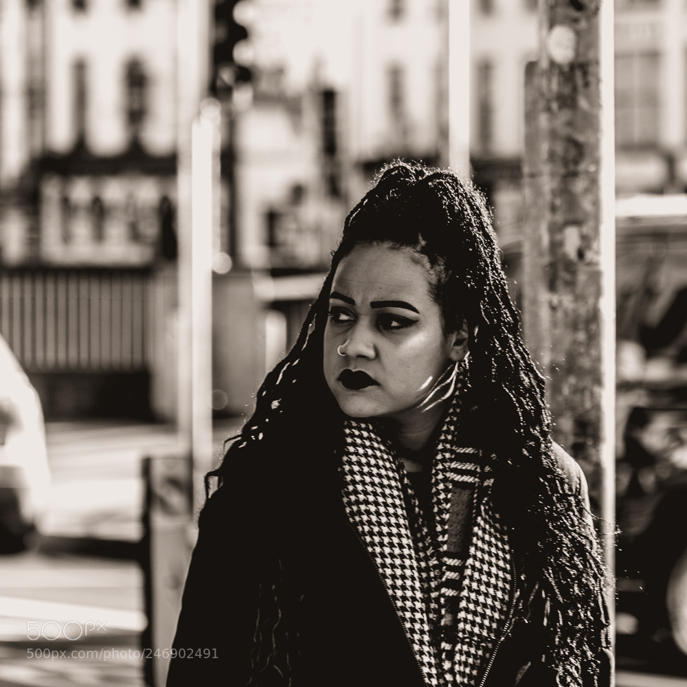 Nikon D5600 sample photo. Woman looking photography