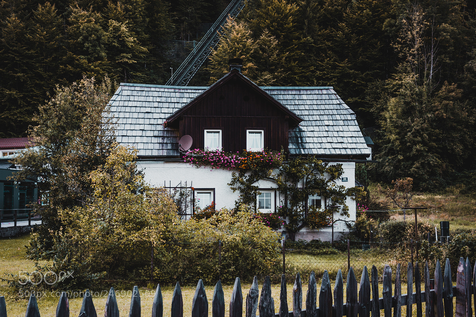 Canon EOS 550D (EOS Rebel T2i / EOS Kiss X4) sample photo. The beauty of hallstatt photography