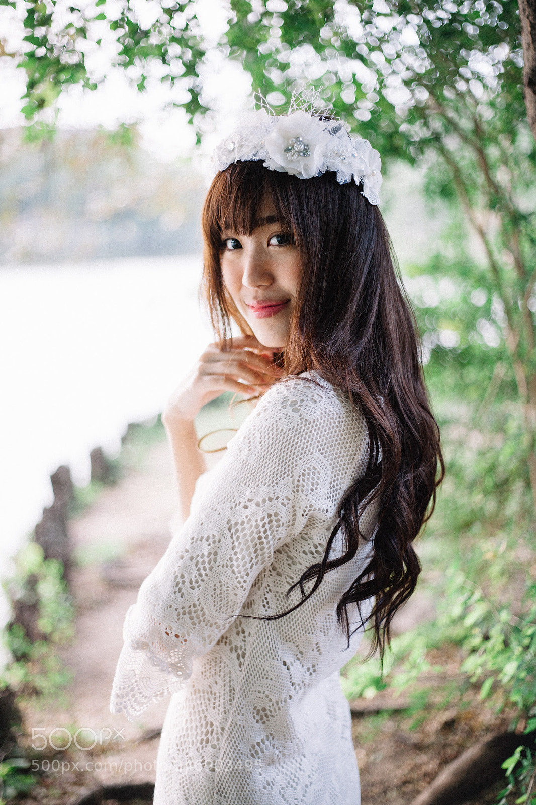 Canon EOS 5D sample photo. Beauty girl in white photography