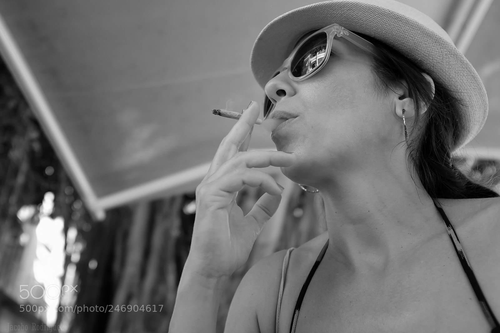 Fujifilm X100S sample photo. The puff photography