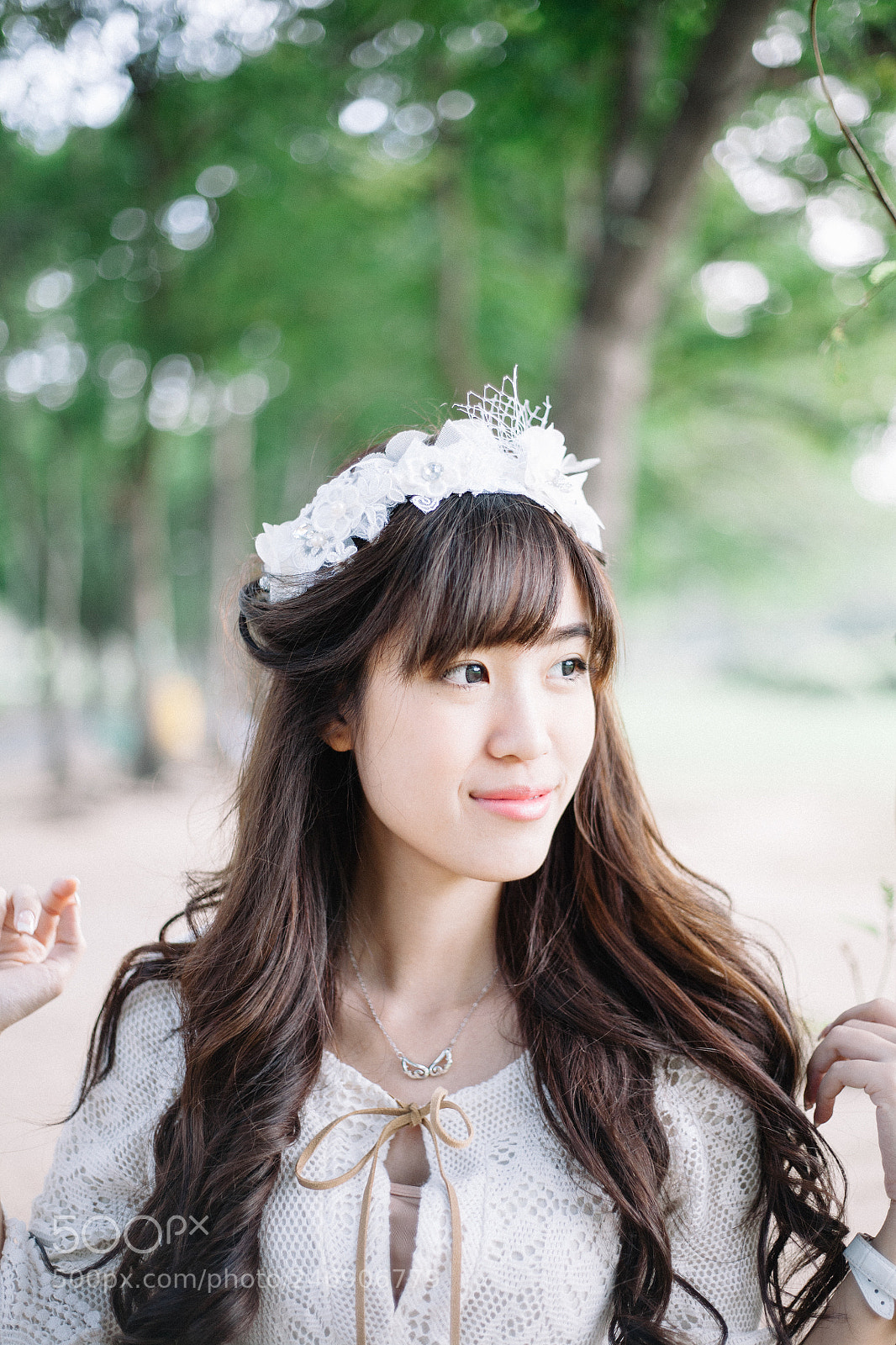 Canon EOS 5D sample photo. Beauty girl in wedding photography