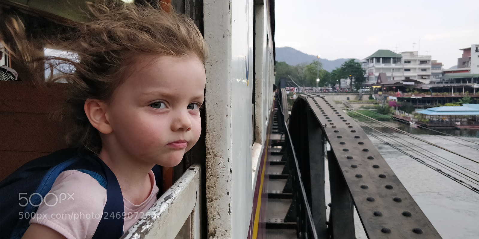 OnePlus 5T sample photo. Young traveler photography