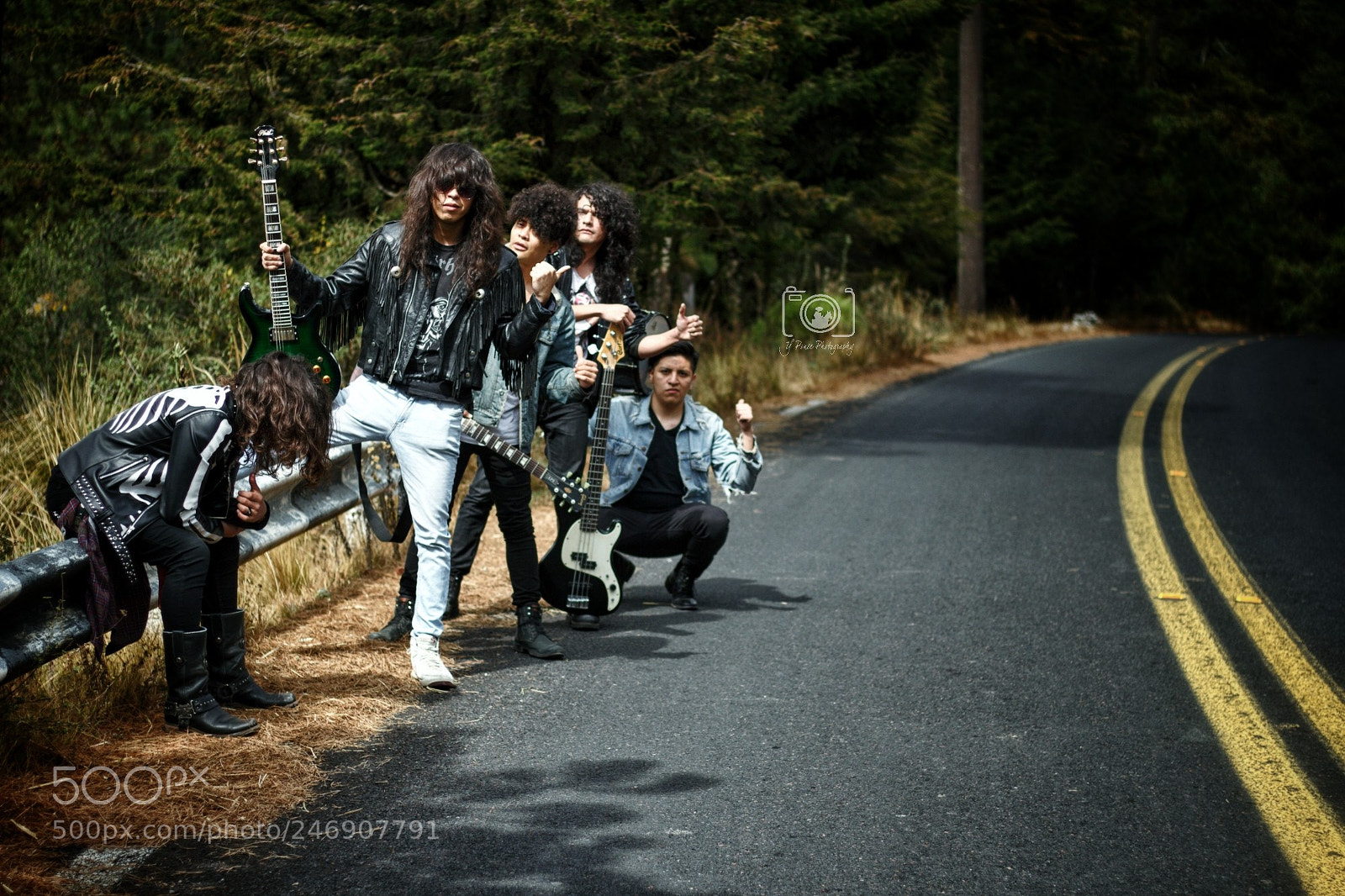 Canon EOS 550D (EOS Rebel T2i / EOS Kiss X4) sample photo. Danger involved band photography