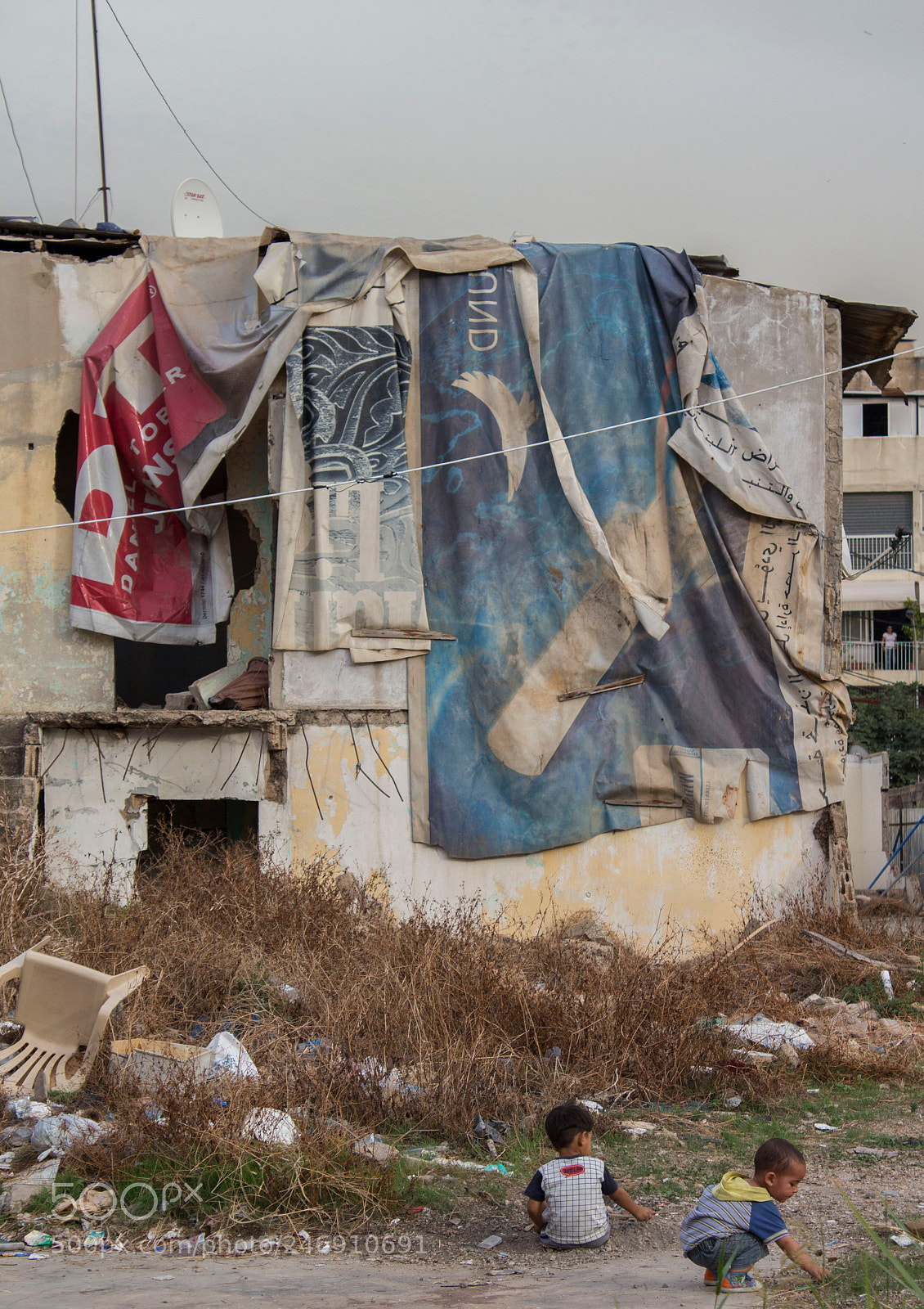 Canon EOS 100D (EOS Rebel SL1 / EOS Kiss X7) sample photo. Ruins after war photography