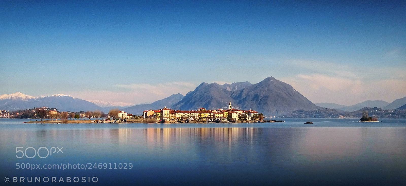Sony Cyber-shot DSC-HX400V sample photo. Borromeo islands photography
