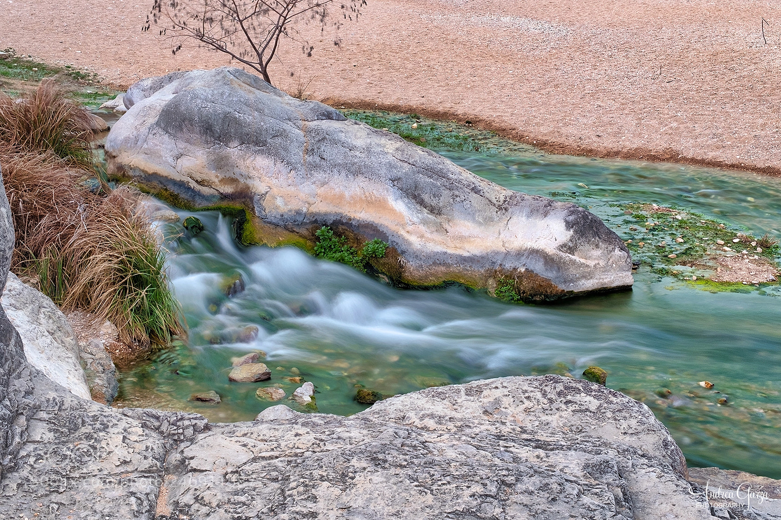Fujifilm X-T2 sample photo. Tiny trickle at pedernales photography
